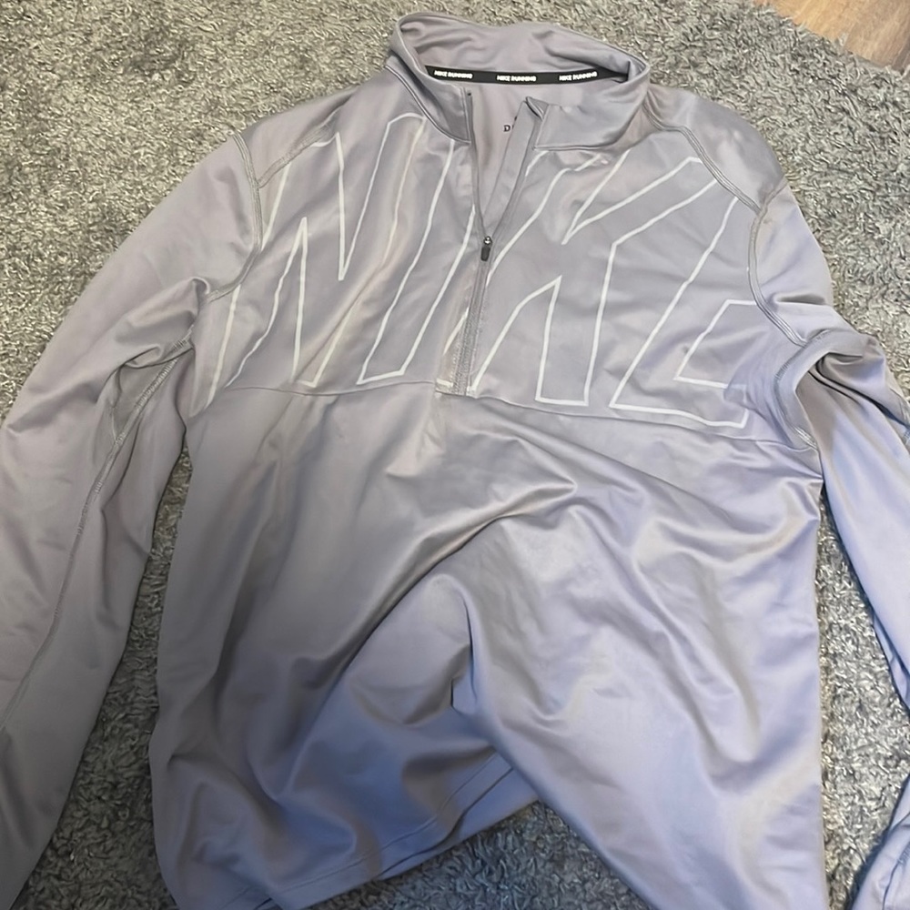 barely worn nike half zip